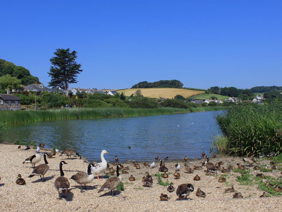 1 At The Beach Beesands Exterior foto